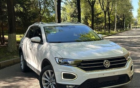 Volkswagen T-Roc I, 2022 год, 1 370 000 рублей, 3 фотография