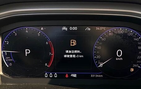 Volkswagen T-Roc I, 2022 год, 1 750 008 рублей, 12 фотография