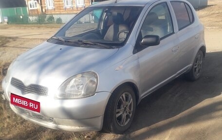 Toyota Yaris III, 2001 год, 200 000 рублей, 1 фотография