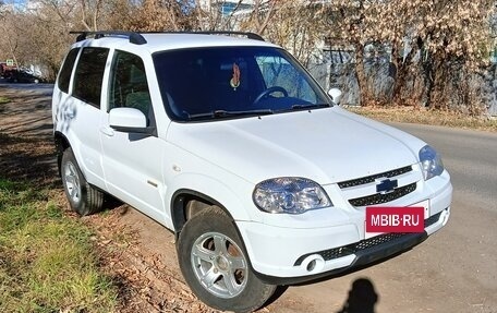 Chevrolet Niva I рестайлинг, 2017 год, 720 000 рублей, 2 фотография