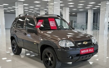 Chevrolet Niva I рестайлинг, 2016 год, 637 000 рублей, 3 фотография