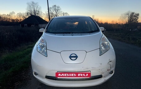 Nissan Leaf I, 2014 год, 650 000 рублей, 10 фотография