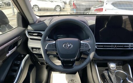 Toyota Highlander, 2026 год, 5 990 000 рублей, 13 фотография