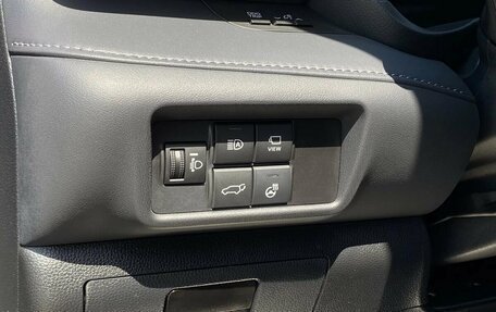 Toyota Highlander, 2026 год, 5 990 000 рублей, 20 фотография