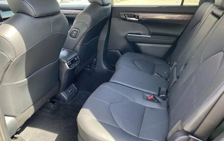 Toyota Highlander, 2026 год, 5 990 000 рублей, 25 фотография
