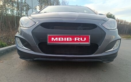 Hyundai Solaris II рестайлинг, 2013 год, 850 000 рублей, 1 фотография