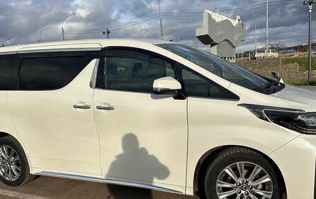 Toyota Alphard III, 2021 год, 4 500 000 рублей, 10 фотография