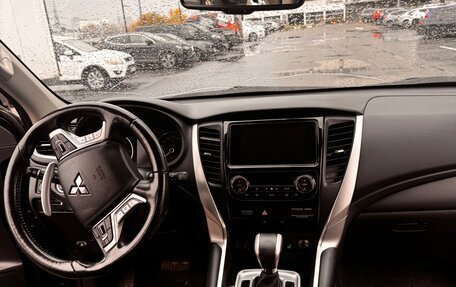 Mitsubishi Pajero Sport III рестайлинг, 2020 год, 3 600 000 рублей, 5 фотография