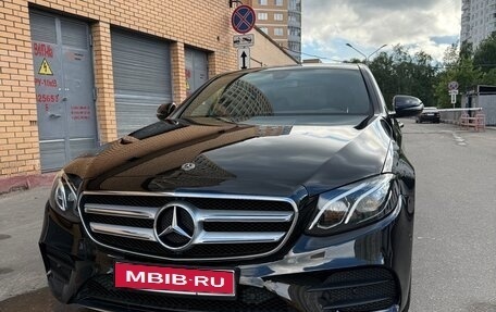 Mercedes-Benz E-Класс, 2019 год, 3 850 000 рублей, 1 фотография