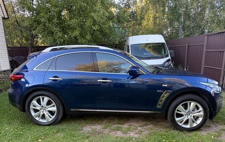Infiniti QX70, 2015 год, 2 300 000 рублей, 4 фотография