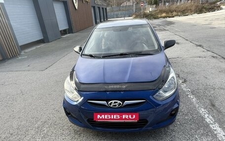 Hyundai Solaris II рестайлинг, 2011 год, 490 000 рублей, 2 фотография