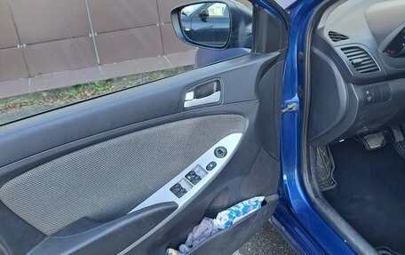 Hyundai Solaris II рестайлинг, 2011 год, 490 000 рублей, 9 фотография