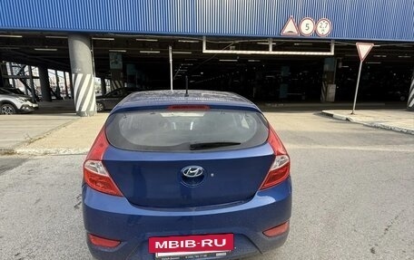 Hyundai Solaris II рестайлинг, 2011 год, 490 000 рублей, 5 фотография