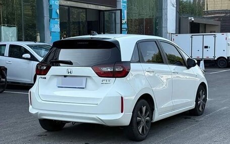 Honda Fit, 2022 год, 1 080 000 рублей, 3 фотография