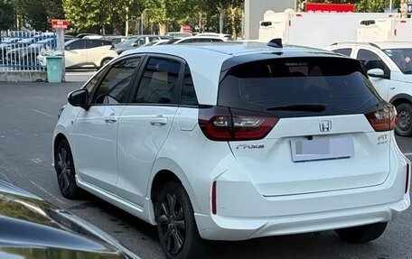 Honda Fit, 2022 год, 1 080 000 рублей, 4 фотография