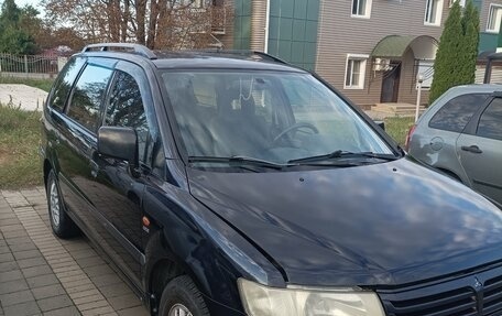 Mitsubishi Space Wagon III, 1999 год, 650 000 рублей, 2 фотография