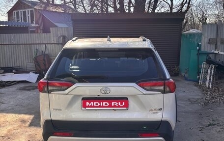 Toyota RAV4, 2025 год, 4 100 000 рублей, 2 фотография