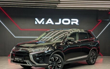 Mitsubishi Outlander III рестайлинг 3, 2021 год, 2 300 000 рублей, 1 фотография