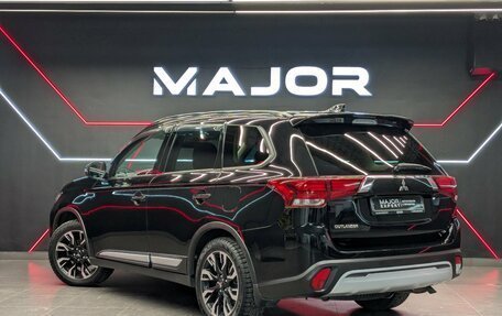 Mitsubishi Outlander III рестайлинг 3, 2021 год, 2 300 000 рублей, 24 фотография