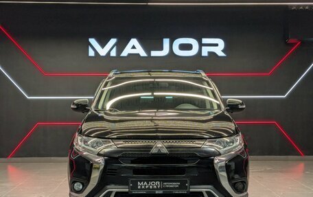 Mitsubishi Outlander III рестайлинг 3, 2021 год, 2 300 000 рублей, 26 фотография