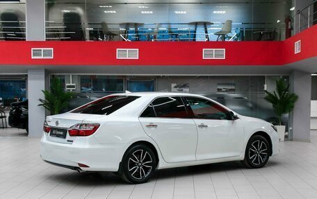 Toyota Camry, 2017 год, 1 950 000 рублей, 2 фотография