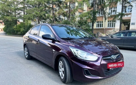 Hyundai Solaris II рестайлинг, 2011 год, 750 000 рублей, 2 фотография