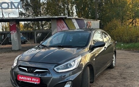 Hyundai Solaris II рестайлинг, 2013 год, 580 000 рублей, 1 фотография
