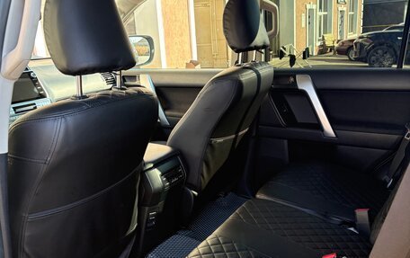 Toyota Land Cruiser Prado 150 рестайлинг, 2020 год, 4 600 000 рублей, 8 фотография