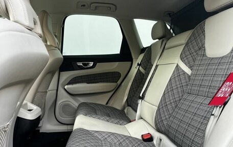 Volvo XC60 II, 2021 год, 4 200 000 рублей, 11 фотография