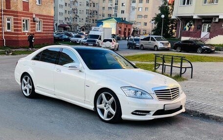Mercedes-Benz S-Класс, 2011 год, 2 500 000 рублей, 13 фотография