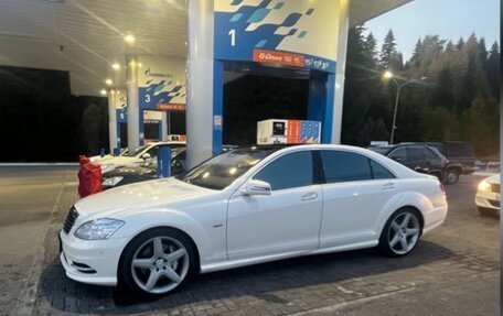 Mercedes-Benz S-Класс, 2011 год, 2 500 000 рублей, 6 фотография