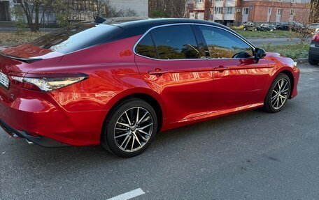 Toyota Camry, 2021 год, 3 300 000 рублей, 5 фотография