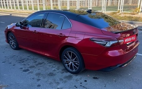 Toyota Camry, 2021 год, 3 300 000 рублей, 4 фотография