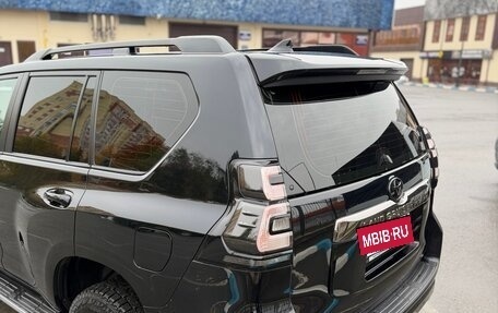 Toyota Land Cruiser Prado 150 рестайлинг, 2020 год, 6 200 000 рублей, 5 фотография