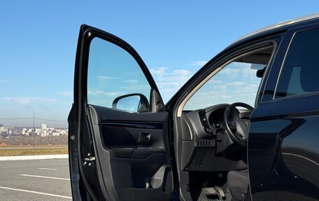 Mitsubishi Outlander III рестайлинг 3, 2018 год, 2 000 000 рублей, 18 фотография