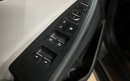 Hyundai Tucson III, 2019 год, 2 300 000 рублей, 12 фотография