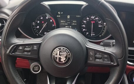Alfa Romeo Giulia II, 2021 год, 2 800 000 рублей, 9 фотография