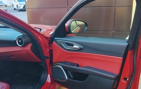 Alfa Romeo Giulia II, 2021 год, 2 800 000 рублей, 13 фотография