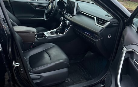 Toyota RAV4, 2020 год, 3 300 000 рублей, 5 фотография