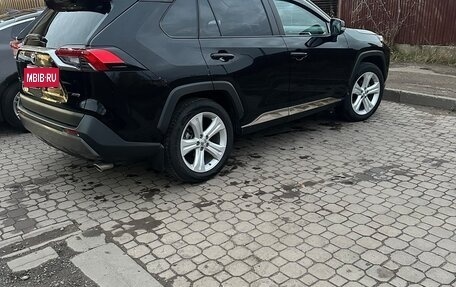 Toyota RAV4, 2020 год, 3 300 000 рублей, 2 фотография