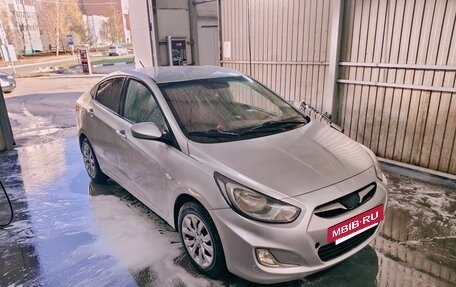 Hyundai Solaris II рестайлинг, 2013 год, 490 000 рублей, 2 фотография
