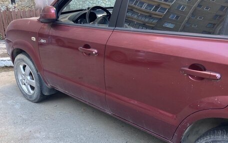 Hyundai Tucson III, 2007 год, 650 000 рублей, 2 фотография