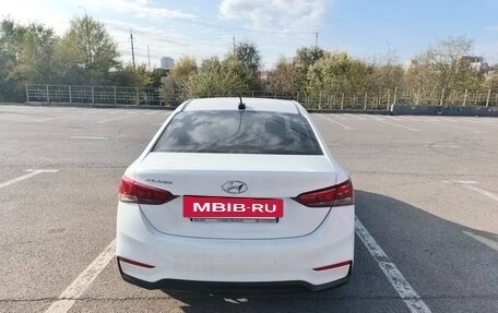 Hyundai Solaris II рестайлинг, 2018 год, 1 300 000 рублей, 3 фотография