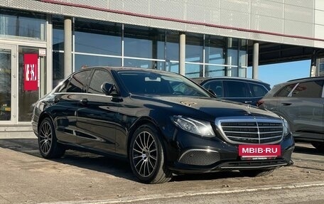Mercedes-Benz E-Класс, 2018 год, 2 590 000 рублей, 4 фотография