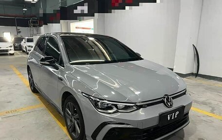 Volkswagen Golf VIII, 2023 год, 2 200 000 рублей, 2 фотография