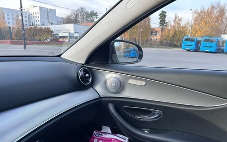 Mercedes-Benz E-Класс, 2019 год, 2 990 000 рублей, 10 фотография