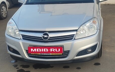 Opel Astra H, 2011 год, 675 000 рублей, 1 фотография