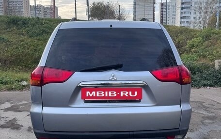 Mitsubishi Pajero Sport II рестайлинг, 2012 год, 1 650 000 рублей, 3 фотография