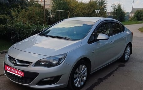 Opel Astra J, 2014 год, 1 150 000 рублей, 4 фотография