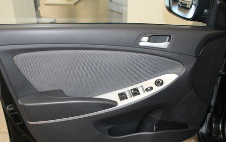 Hyundai Solaris II рестайлинг, 2011 год, 820 000 рублей, 13 фотография